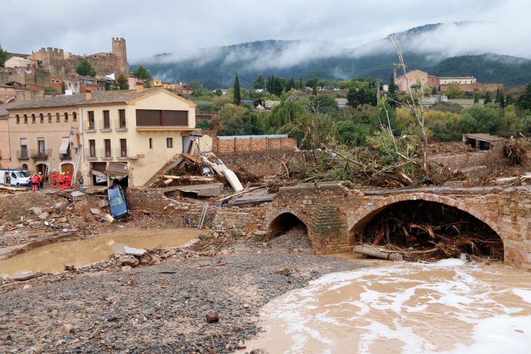 Imatge de les destrosses pel temporal a Montblanc, on aquest dimarts es va desbordar el riu Francolí al seu pas pel Pont Vell