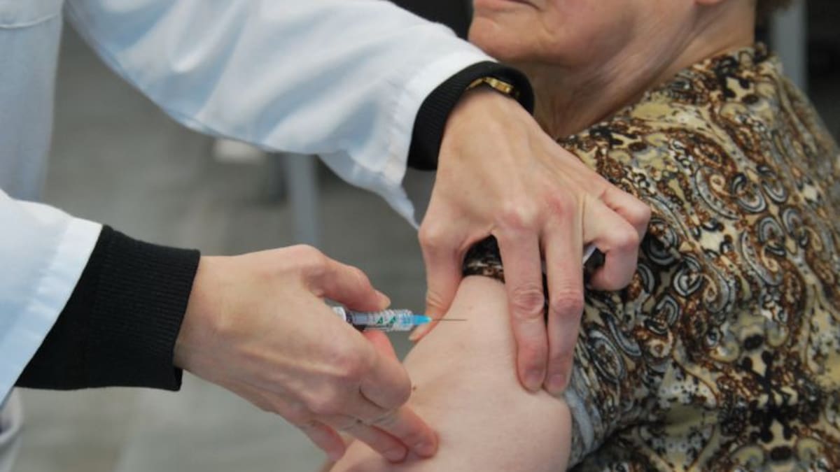 Arrenca la campanya de vacunació contra la grip per reduir les hospitalitzacions