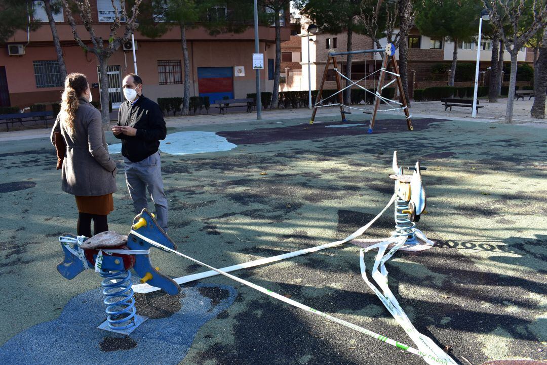 Juegos infantiles a reparar en Petrer 