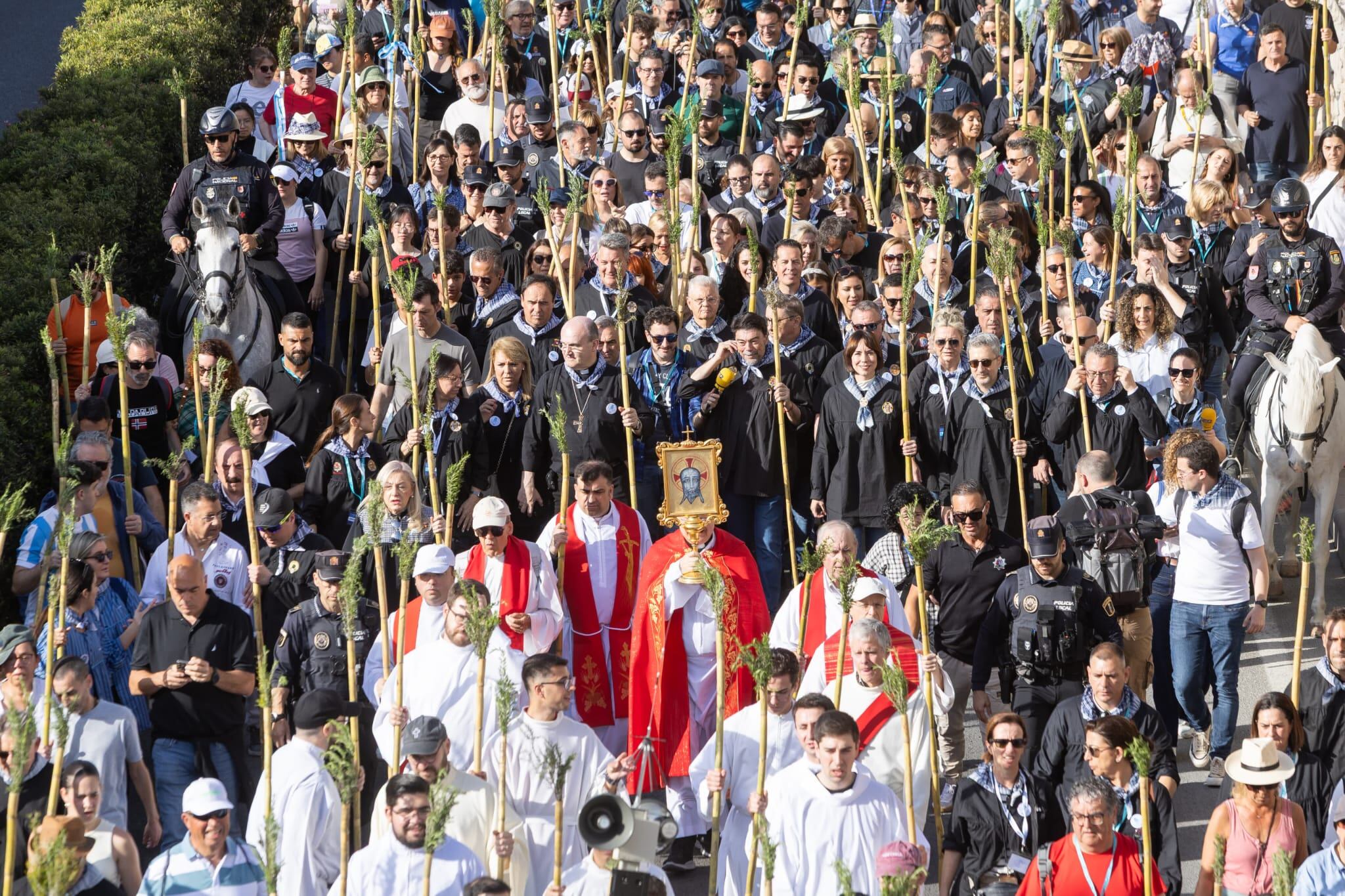 Procesión de Santa Faz 2025 a su paso por la Avenida de Denia