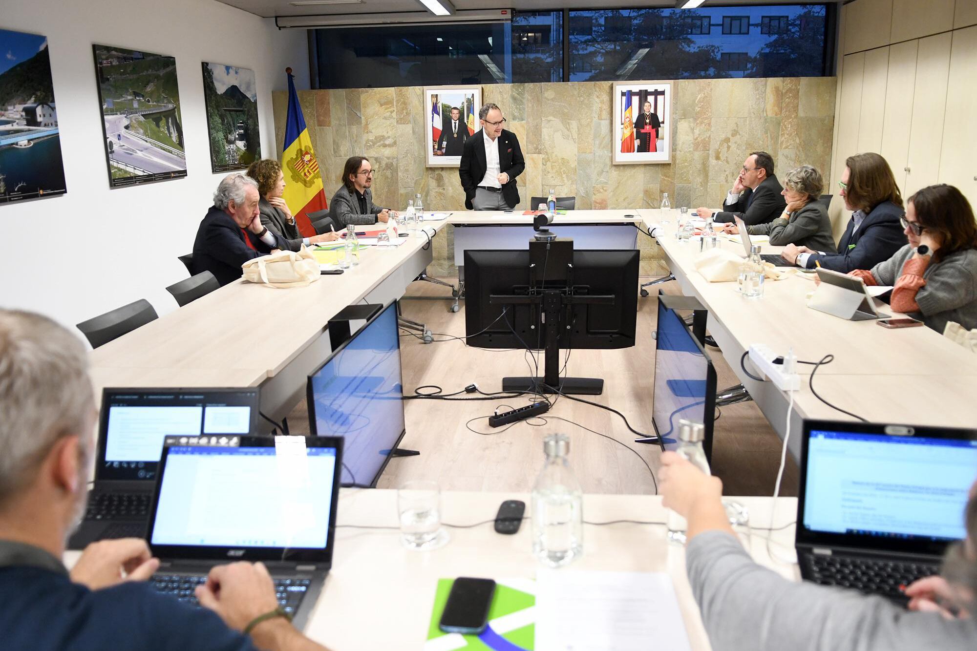 Un moment de la reunió d'ahir dels membres del pacte d'Estat sobre l'acord d'associació amb la UE
