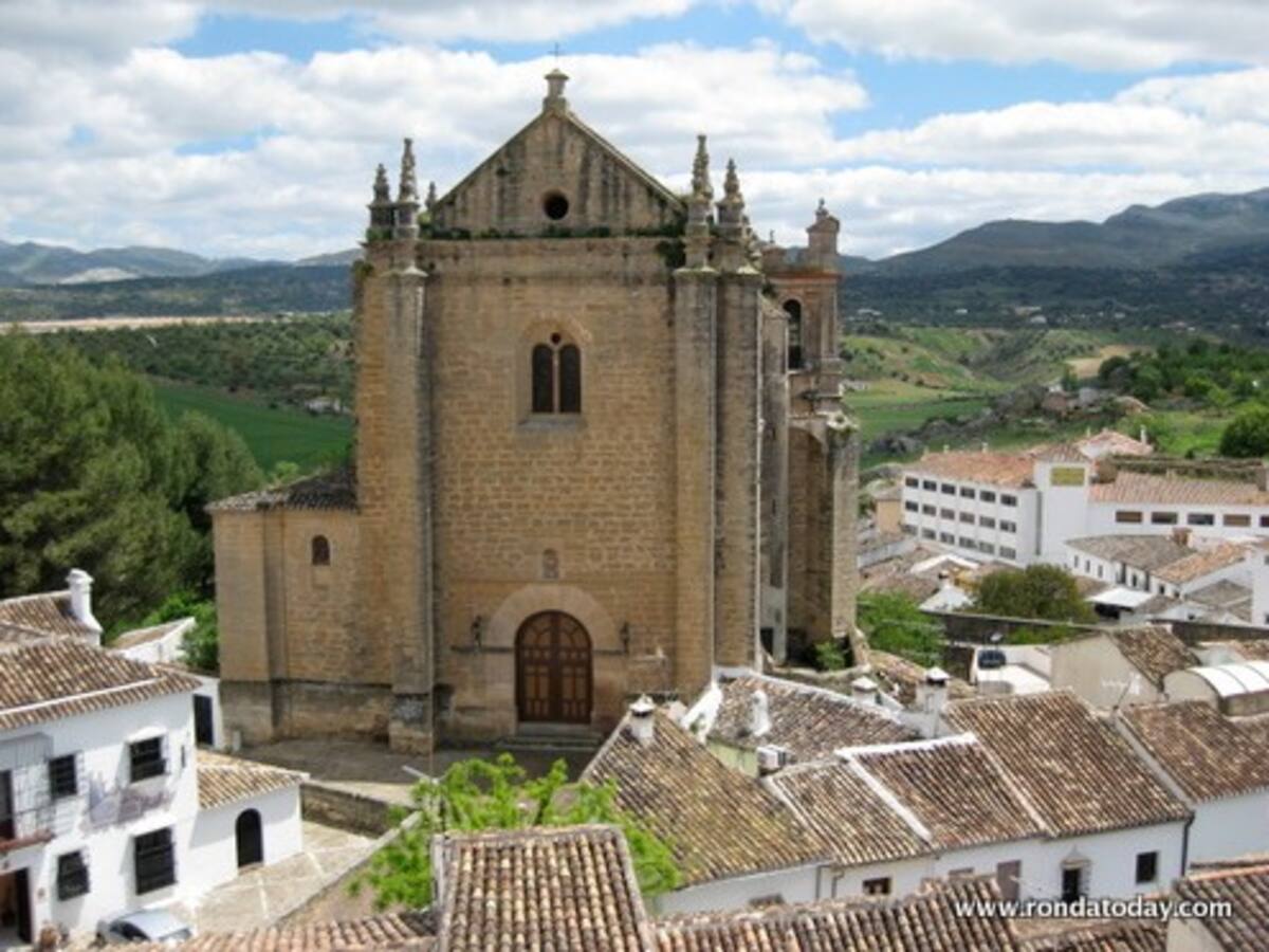 La Hermandad del Santo Entierro organiza una merienda para los más jóvenes