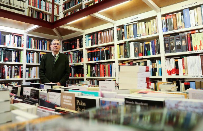 Ignacio Latierro, en la librería Lagun.