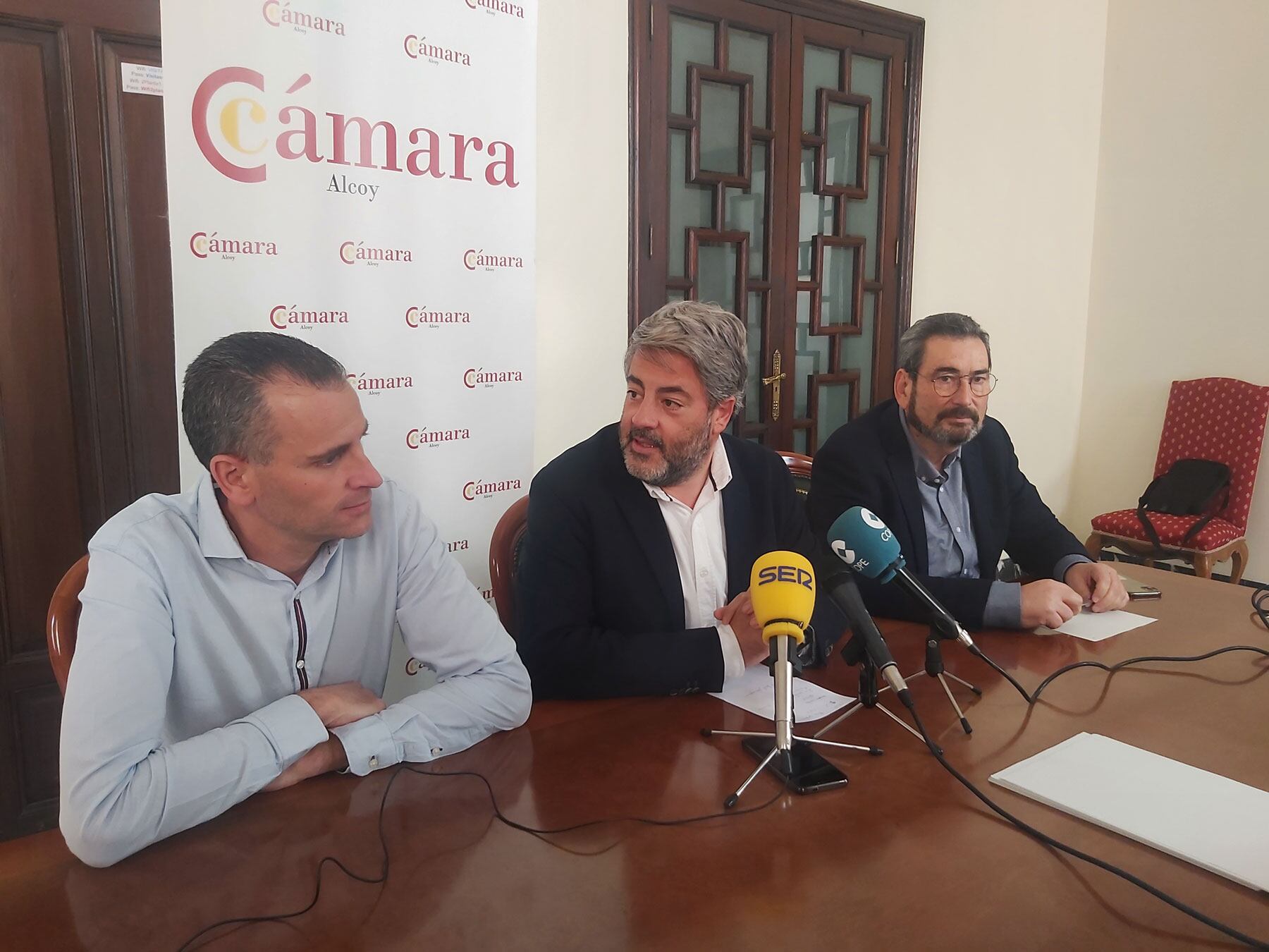 Alberto Belda, Pablo de Gracia y Paco Expósito, durante la rueda de prensa de presentación