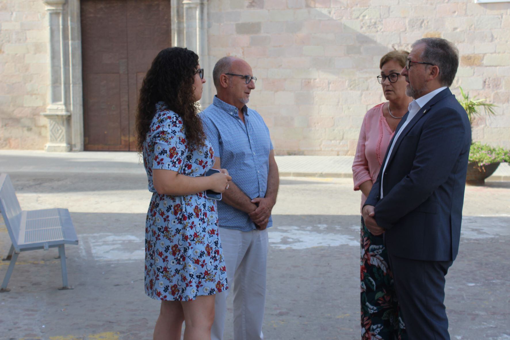 Reunión del presidente de la Diputación de Castelló, José Martí, con la alcaldesa de Burriana, Maria Josep Safont, y otros concejales