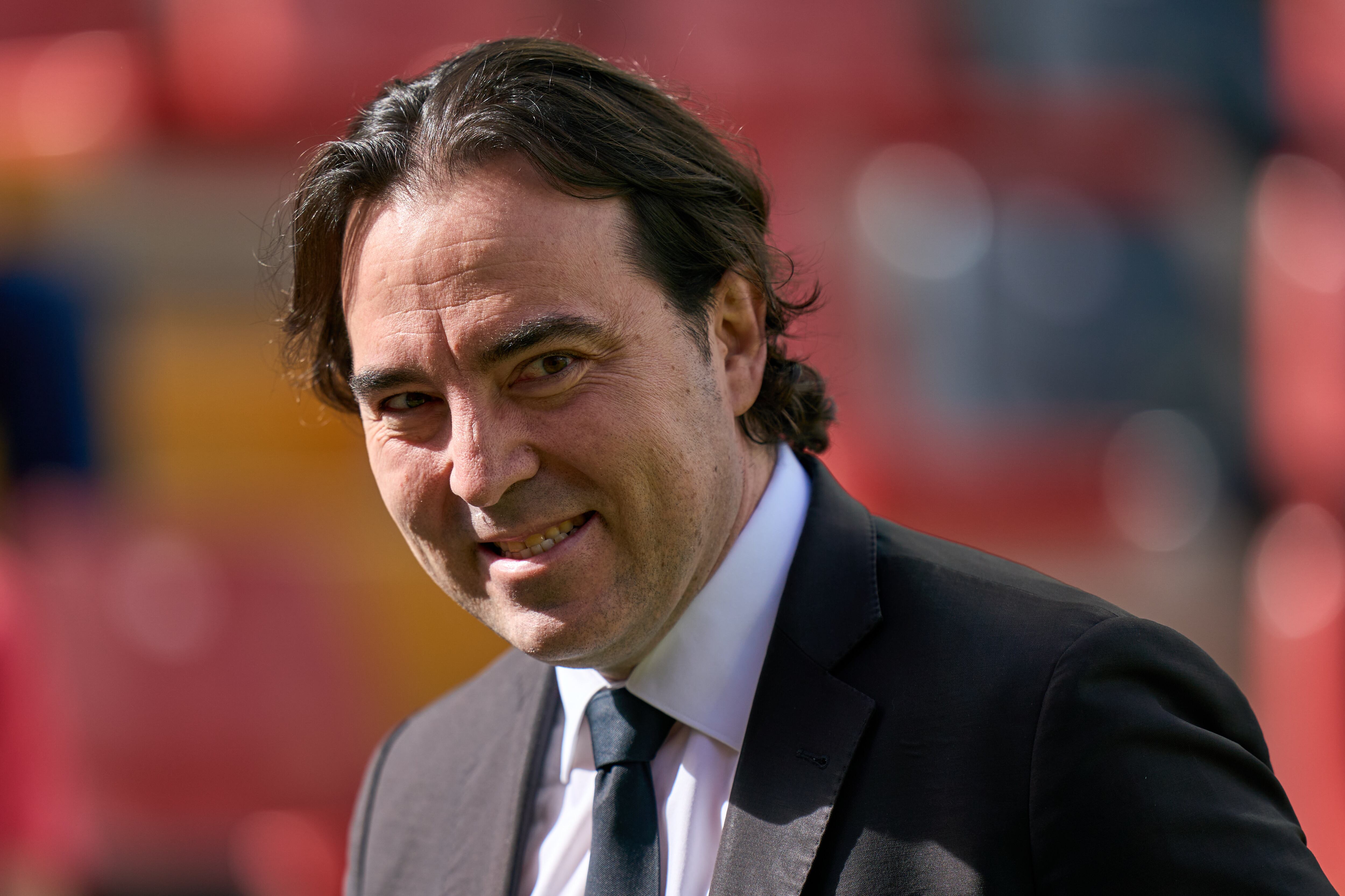 Raúl Martín Presa, presidente del Rayo Vallecano, observa antes del partido de LaLiga Santander entre el Rayo Vallecano y el Cádiz CF en el Campo de Fútbol de Vallecas el 22 de octubre de 2022 en Madrid, España. (Foto de Ángel Martínez/Getty Images)