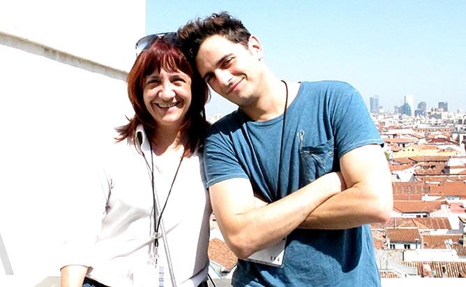 Blanco Portillo y Asier Etxeandía en la terraza de la cadena SER