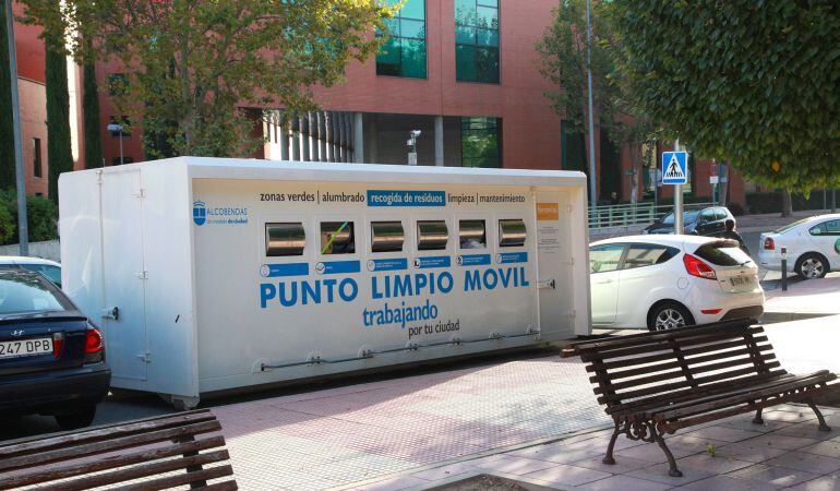 Esta unidad móvil de reciclaje se consolida gracias a la colaboración de los vecinos
