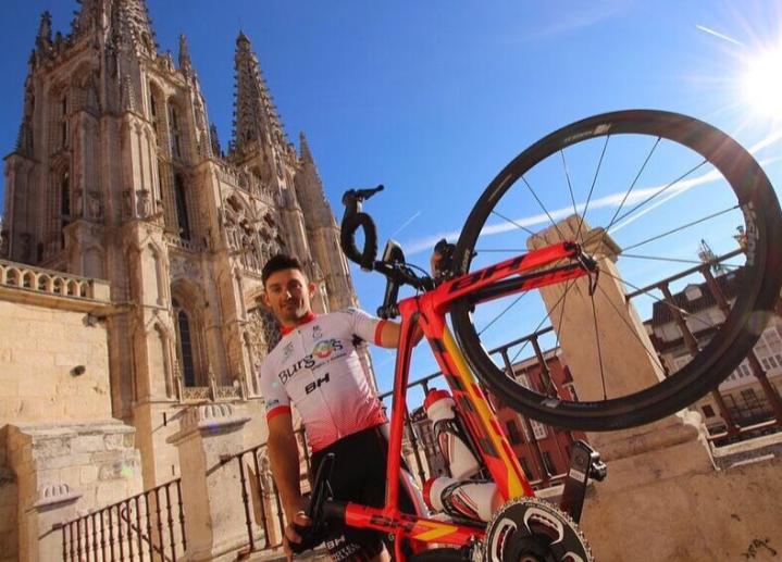 El ex profesional del Burgos BH, Adrían González, dirigirá el equipo cadete del Veloclub Ribera del Duero