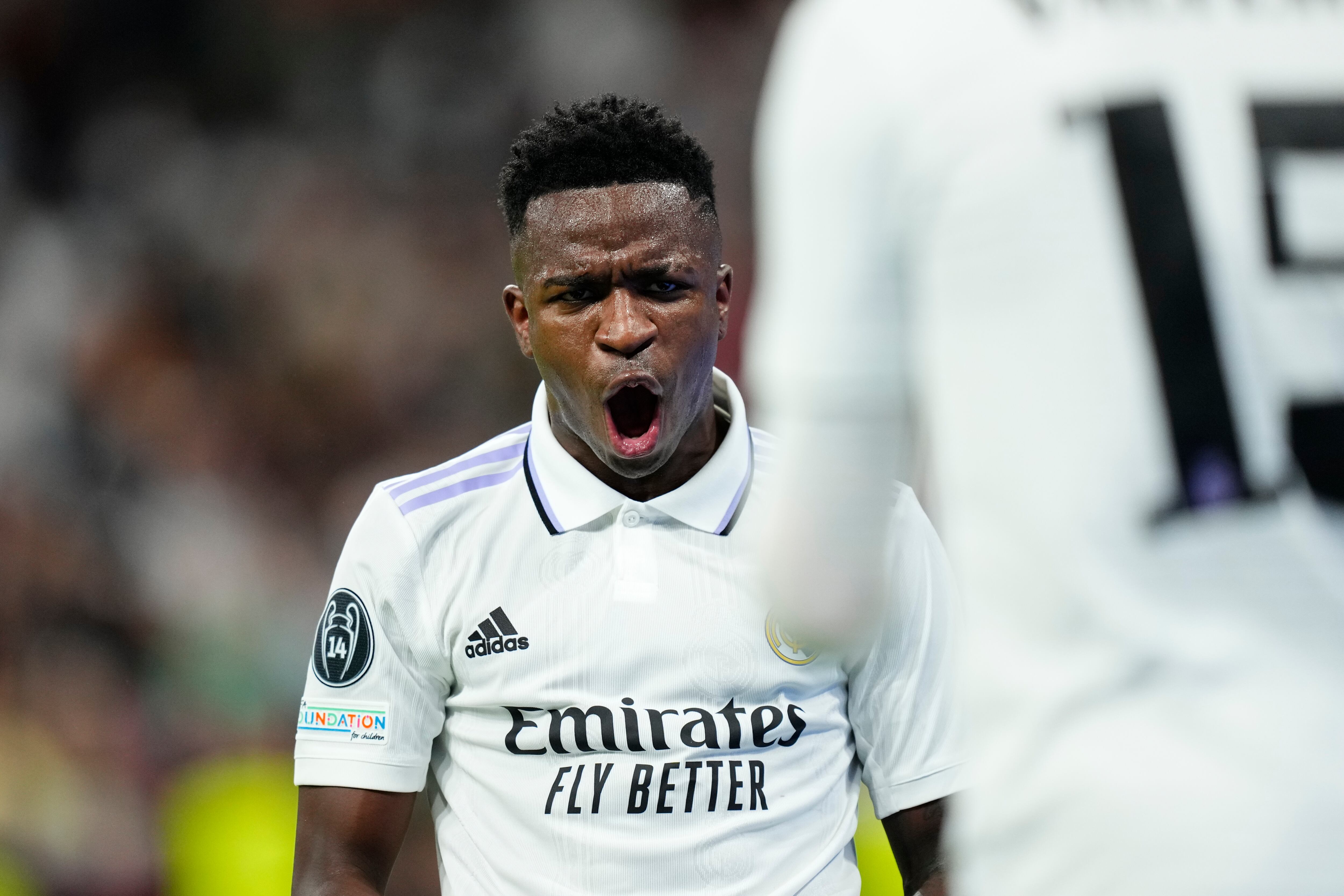 Vinícius celebra con Valverde el cuarto gol