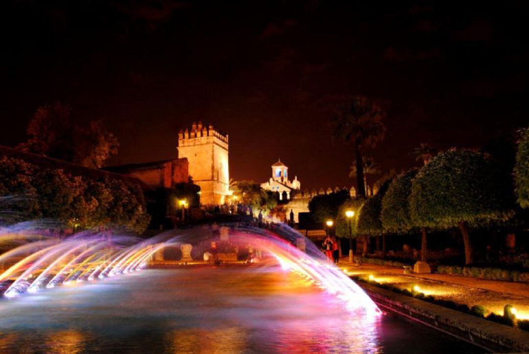 Espectáculo nocturno del Alcázar