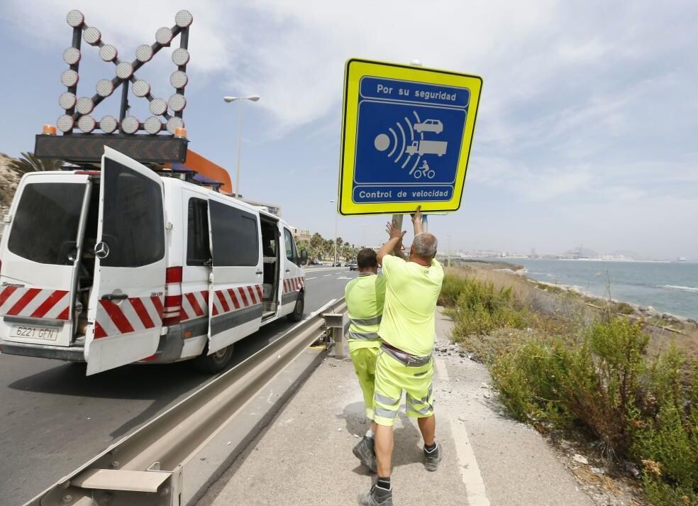 Señalización radar en la Avenida de Elche. Foto: Ayuntamiento de Alicante