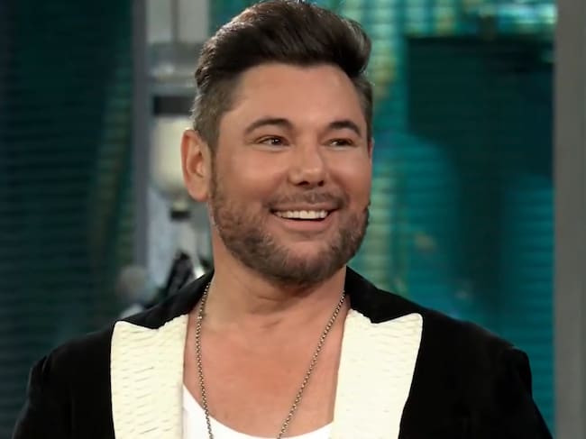 Miguel Poveda durante 'La Revuelta' de David Broncano / RTVE