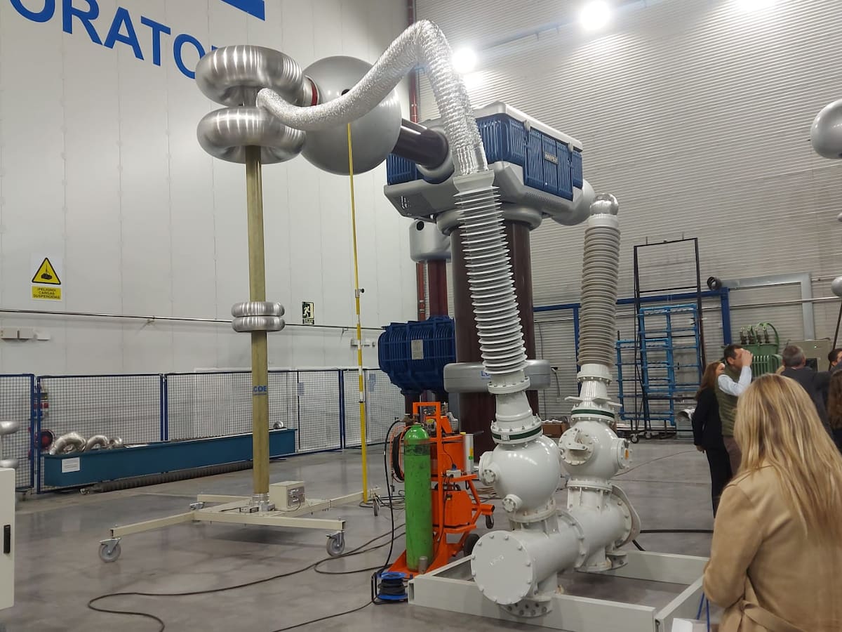 Desde transformadores a pararrayos: el vanguardista Laboratorio de Alta Tensión cumple 15 años en Getafe