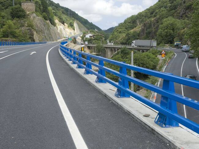 Los alcaldes de la zona piden limitar el transporte de vehículos pesados por la N-121-A