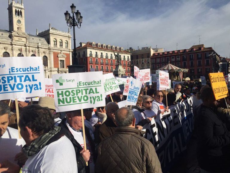 Más de dos centenares de ribereños participaron en esta manifestación
