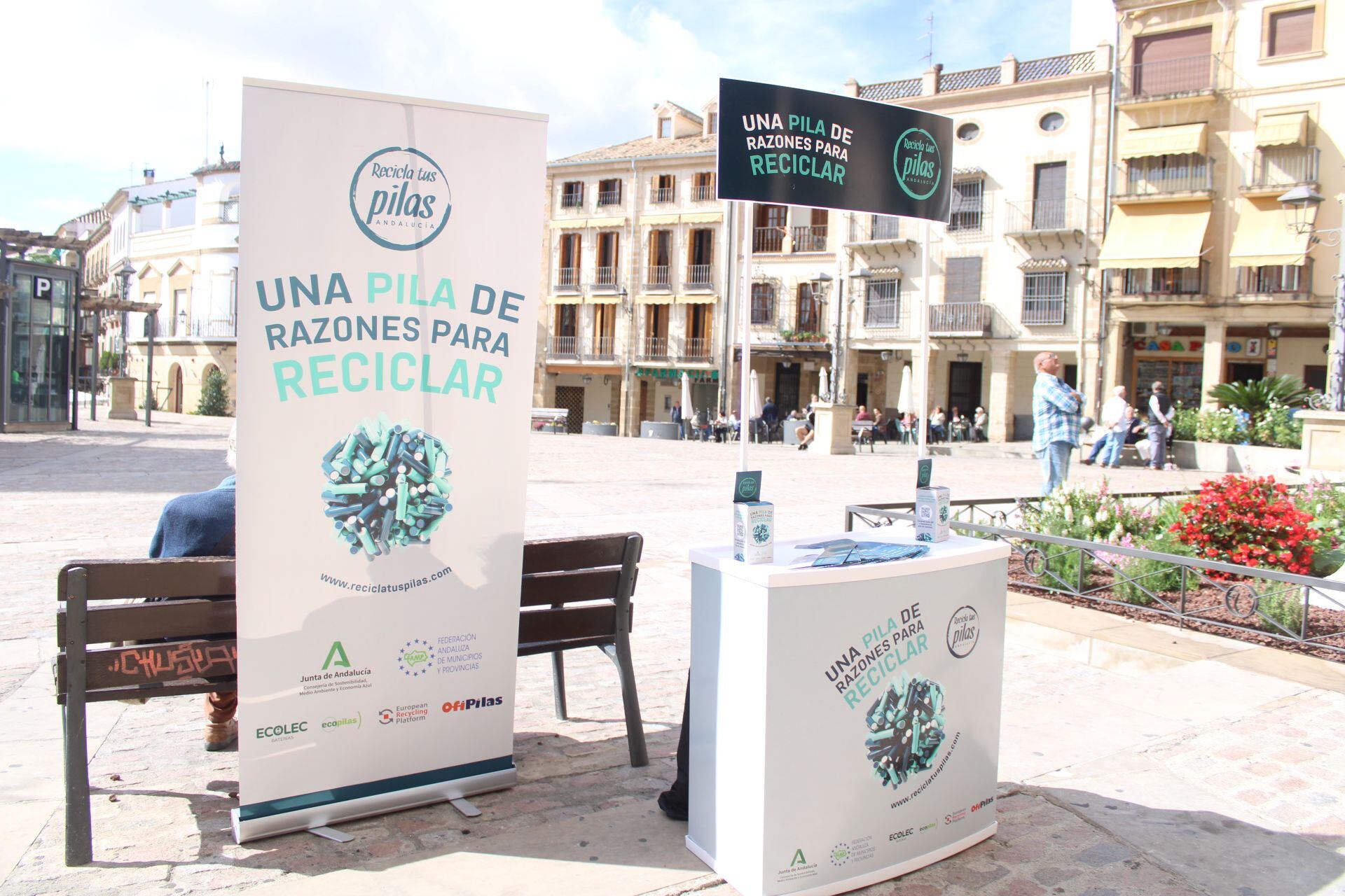 Campaña de reciclado de pilas en la Plaza de Andalucía de Úbeda