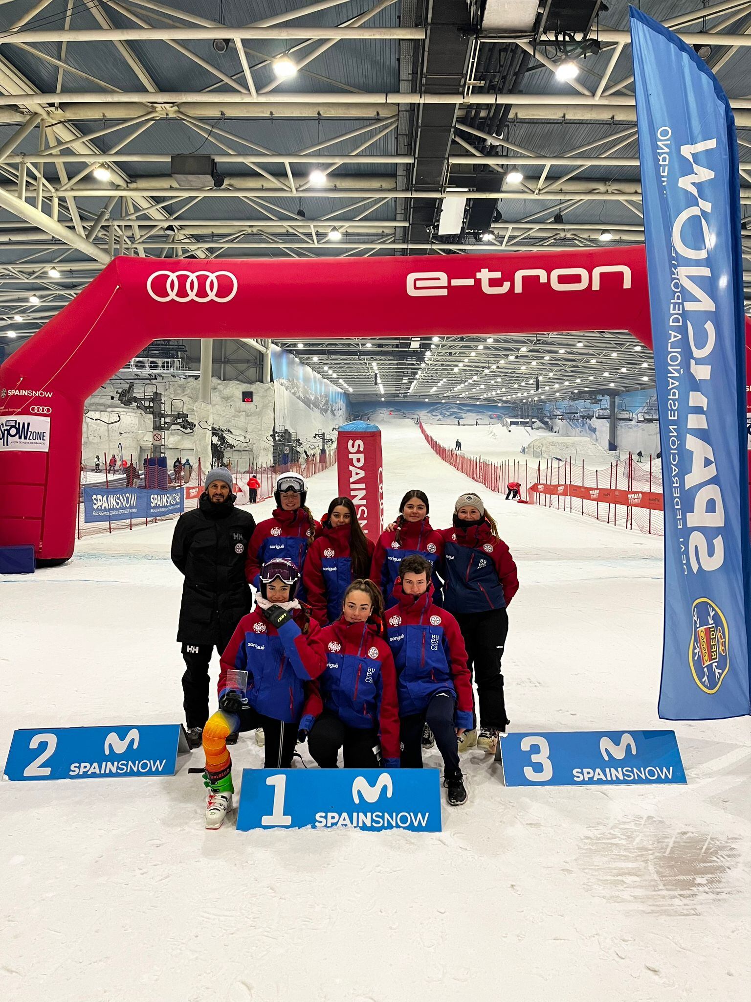 Deportistas del CETDI Aragón de Alpino
