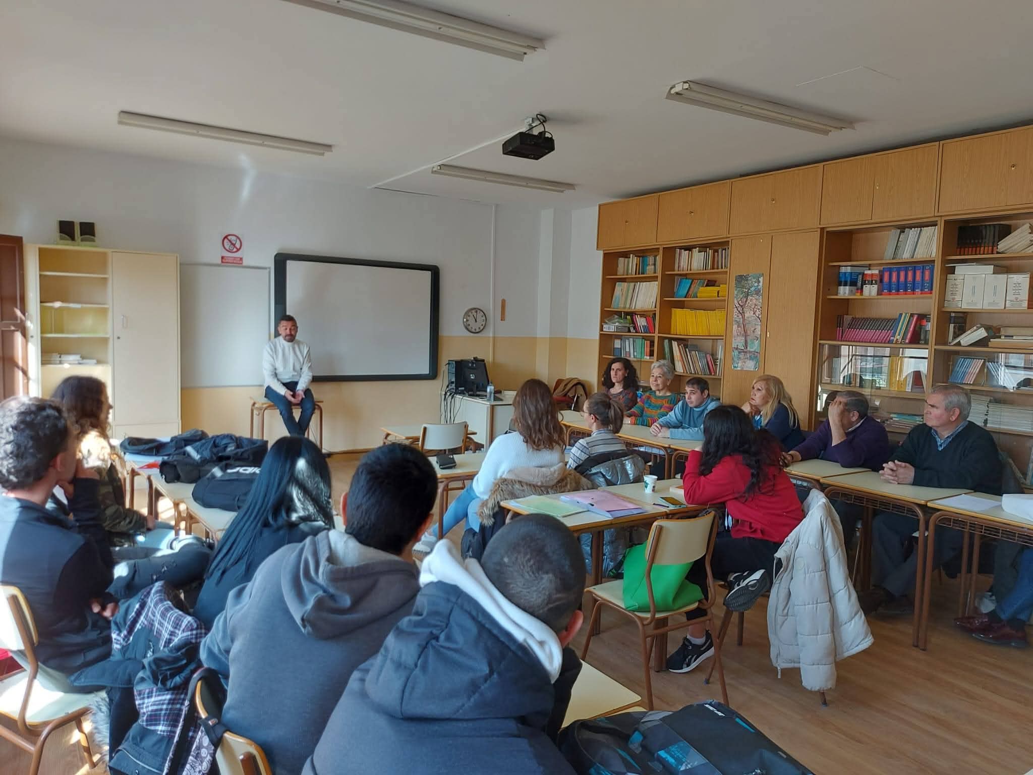 Imagen de archivo de un aula del Centro de Educación de Adultos Conde de Aranda