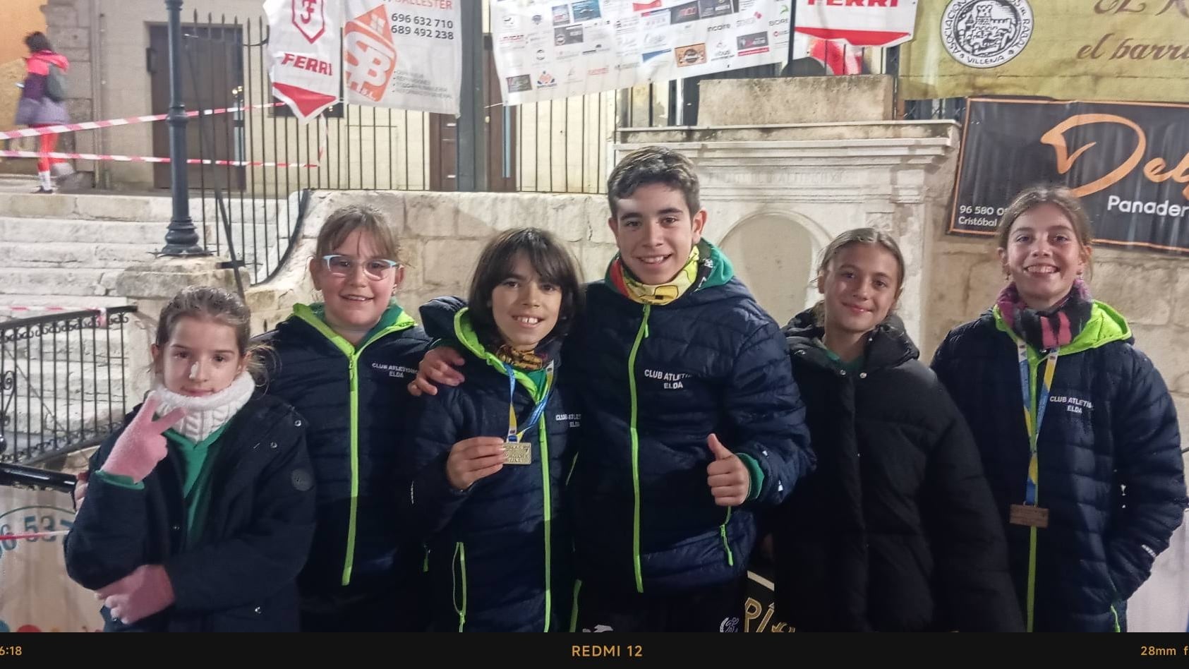 Jóvenes atletas del C. A. Elda