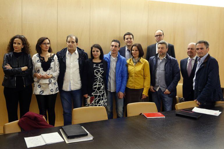 La diputada Adria Lastra junto a representantes de SOMA-FITAG-UGT, CCOO y Carbunión