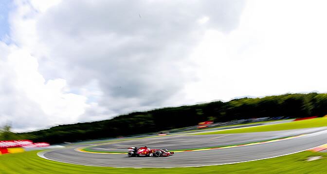 Alonso rueda en Spa