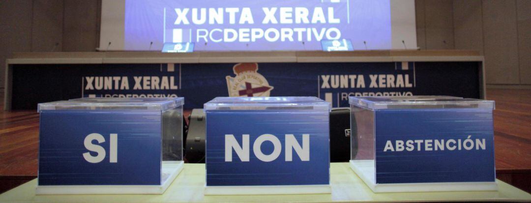 Urnas para las votaciones de la Asamblea de Accionistas del Deportivo