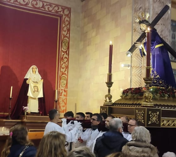 La processó es va celebrar dins el temple