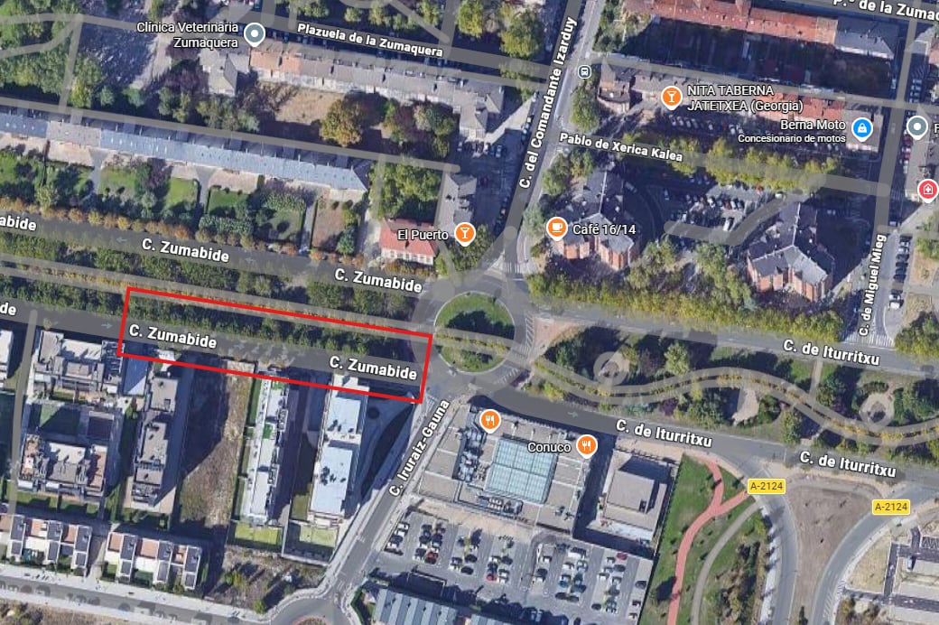 La zona de la calle Zumabide en la que el Ayuntamiento proyecta el desdoblamiento de carriles