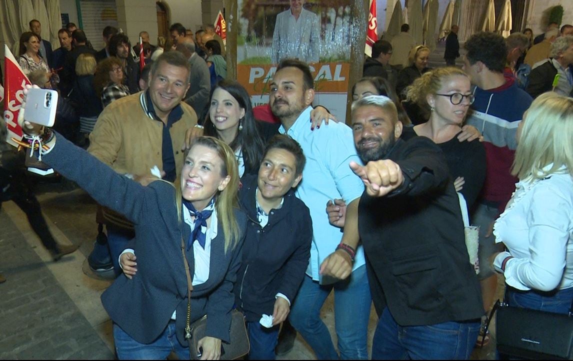 El candidato de UCIN Gandia, Pascal Renolt y otros miembros de la candidatura y simpatizantes.