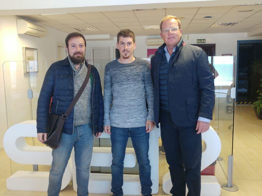 Luis López, Daniel Franco y Stefan De Clerck en los estudios de Radio Cádiz