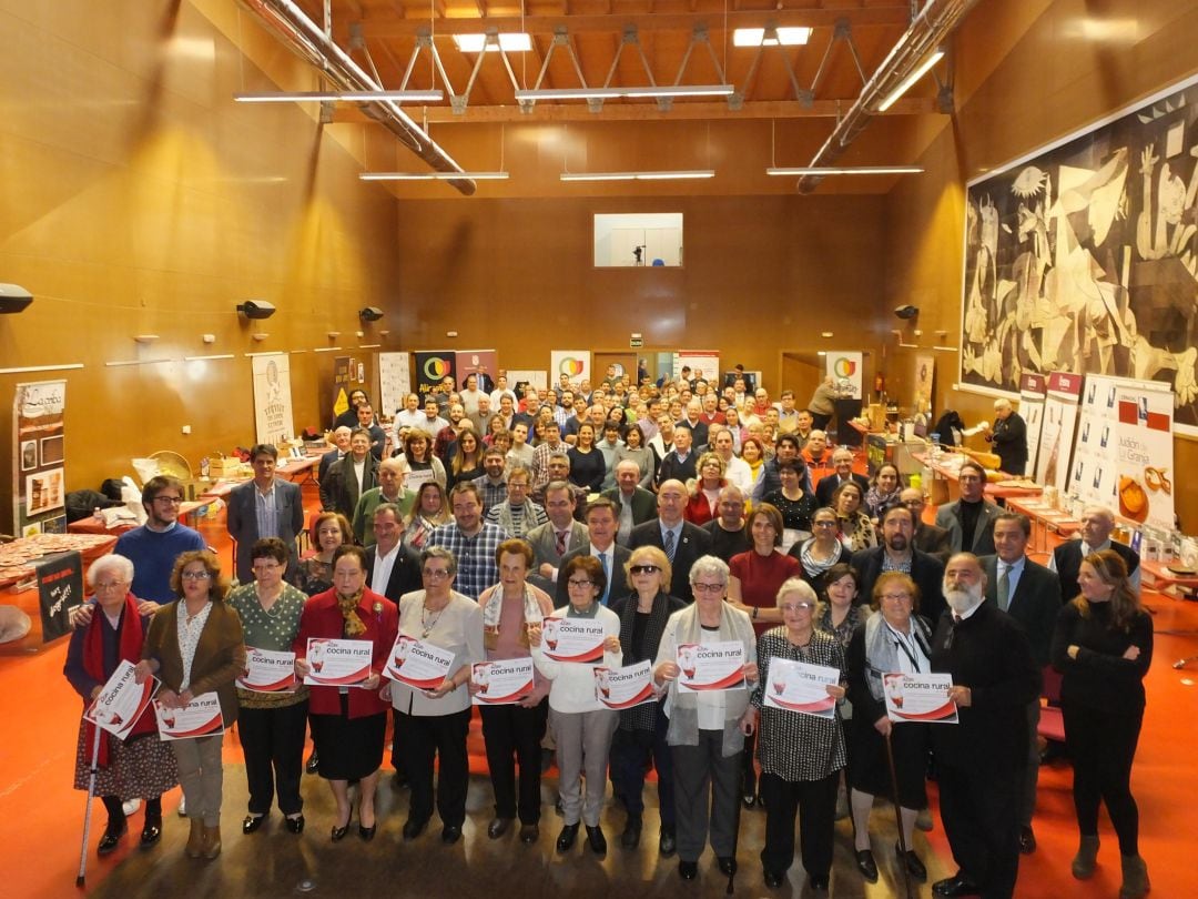 Foto de familia de los participantes en el II Foro de la cocina de Segovia