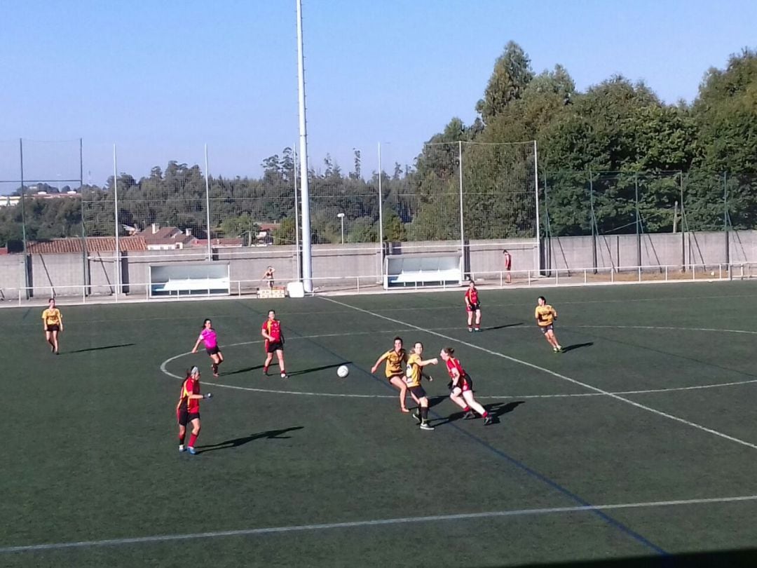 Durante esta xornada do Torneo Internacional en Santiago de Compostela, o conxunto ourensá, tivo a oportunidade de xogar contra as campionas da liga, Fillas de Breogán de A Coruña, as campionas da copa, Estrela Vermella de Santiago de Compostela, e as cam