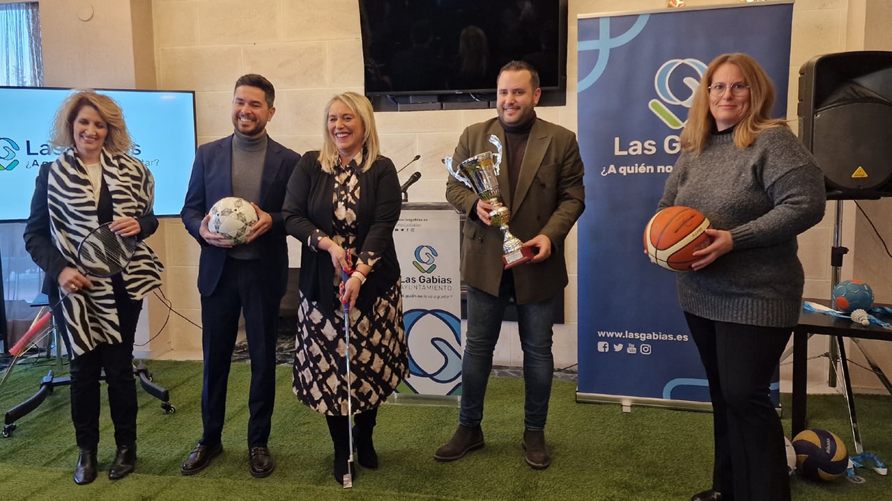 La alcaldesa de Las Gabias, Merinda Sádaba (en el centro), en la presentación de la candidatura de su municipio a Villa Europea del Deporte 2026