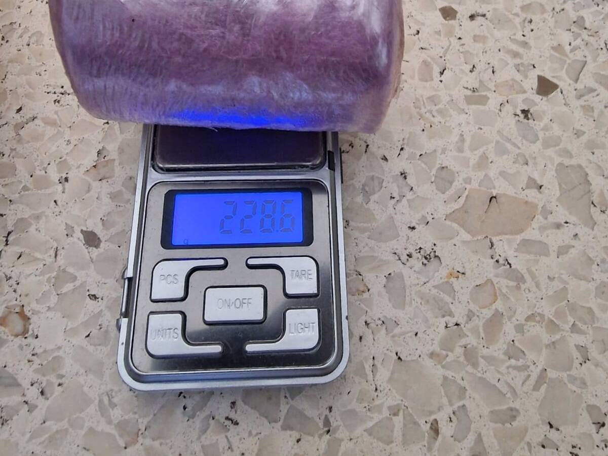 Detenido un hombre que transportaba más de 200 gramos de heroína oculta en el vehículo que conducía