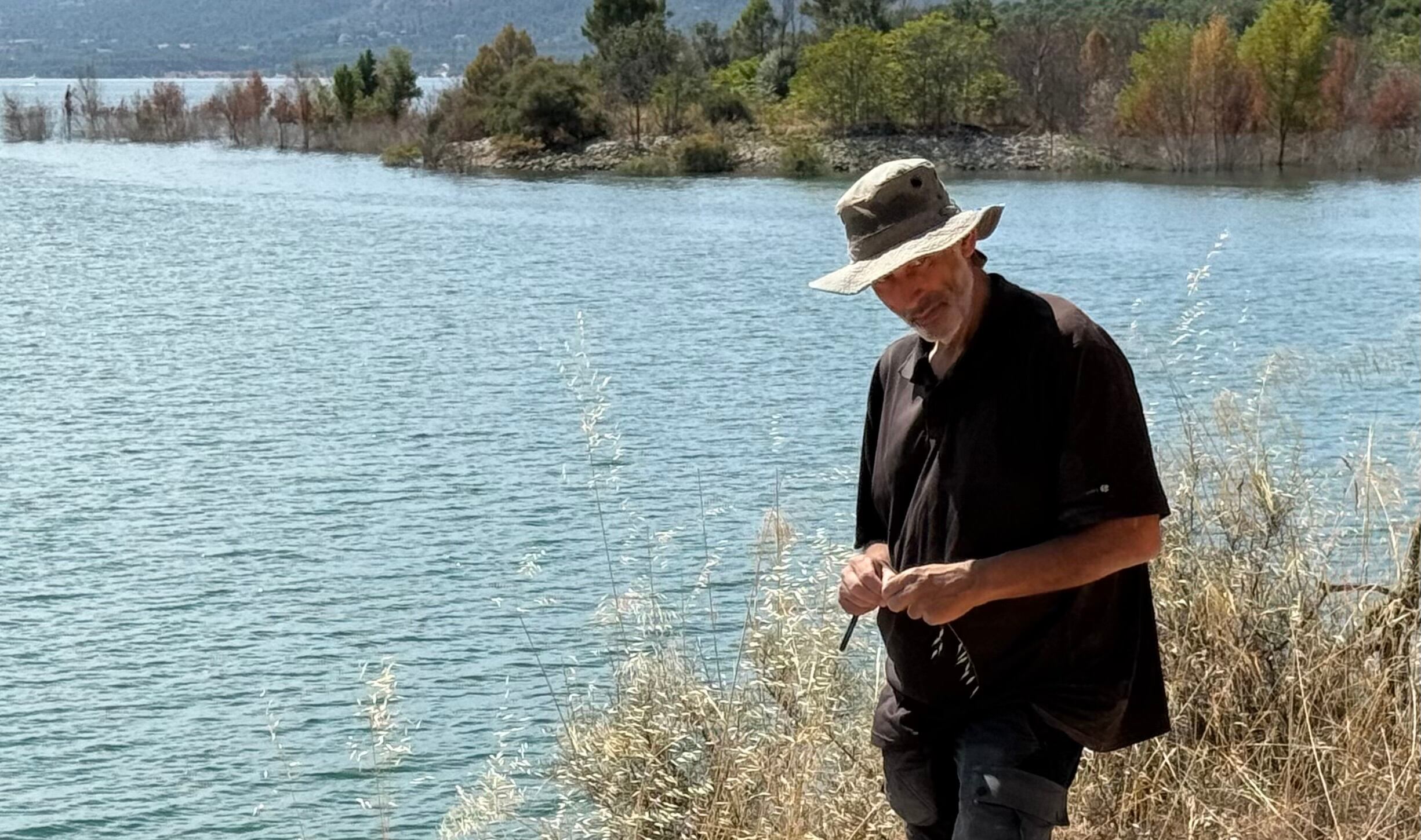 El profesor Francisco Ortega, paleontólogo del Grupo de Biología Evolutiva de la UNED y director de las excavaciones de Poyos junto al embalse de Buendía.