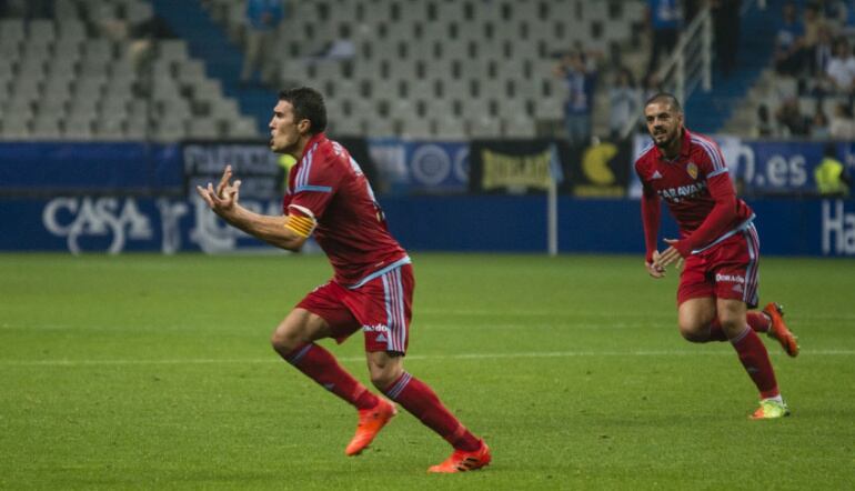 Zapater celebra el gol que marcó la temporada pasada en el Oviedo 2-Real Zaragoza 2