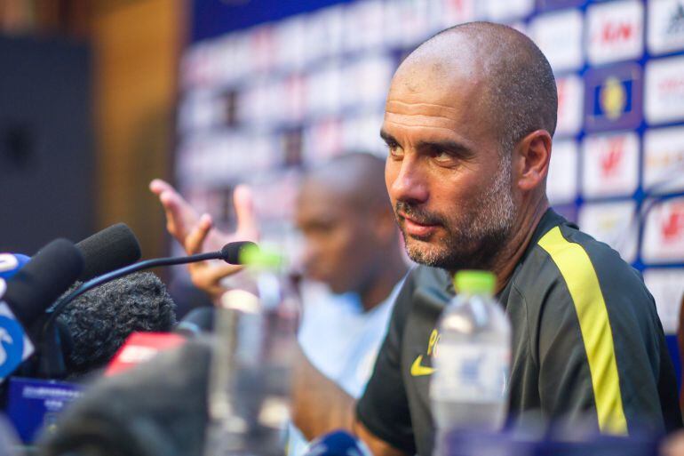 Pep Guardiola comparece ante los medios en China