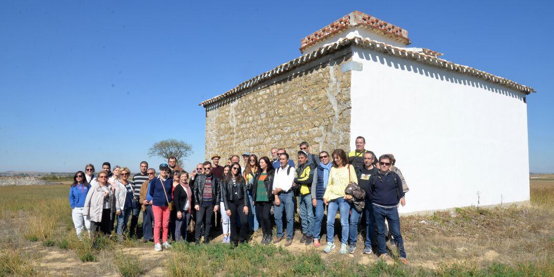 Imagen de arcivo durante la visita a uno de los palomares de la provincia