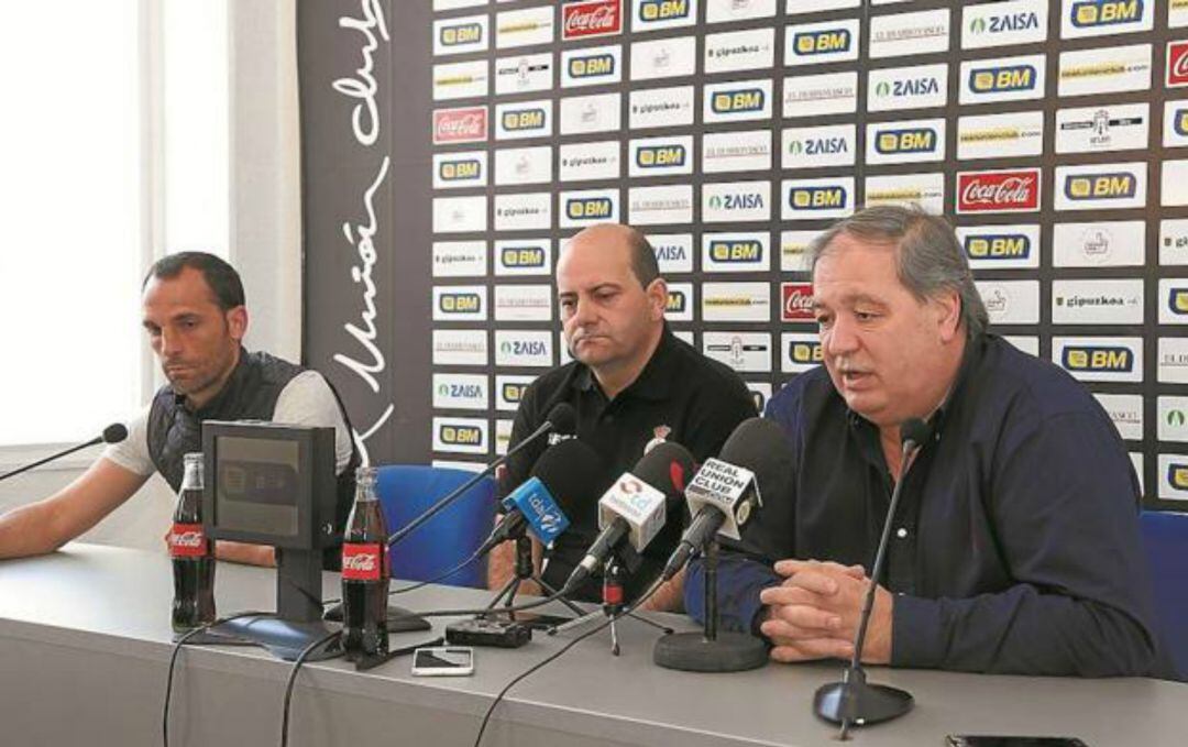 Romo, a la izquierda, en la presentación de Alberto Iturralde como entrenador del Real Unión