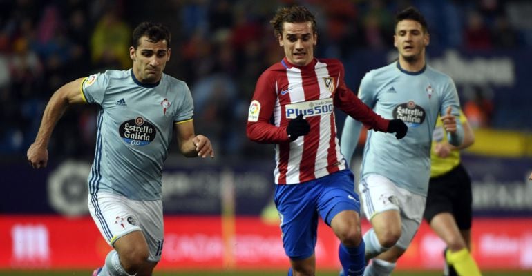 Jonny Castro, durante un partido ante el Atlético de Madrid