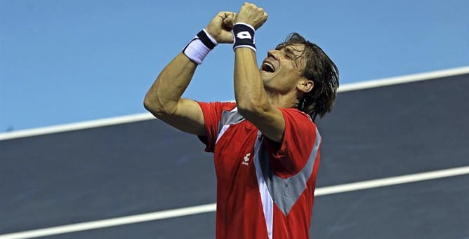 El tenista alicantino David Ferrer celebra su victoria sobre el ucraniano Alexandr Dogopolov en la final del Valencia Open 500