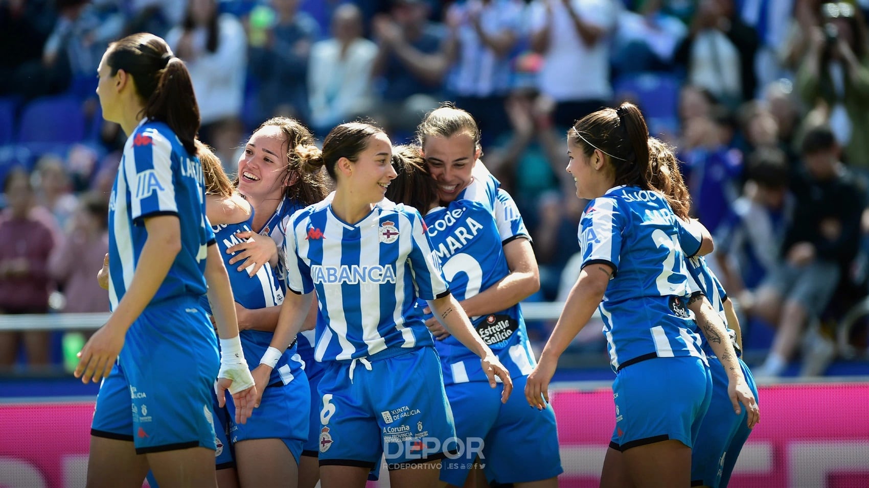 Las jugadoras del Dépor Abanca celebran el ascenso