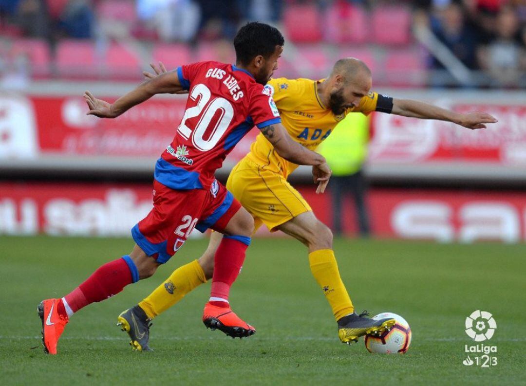 Jugada entre el Numancia y el Alcorcón