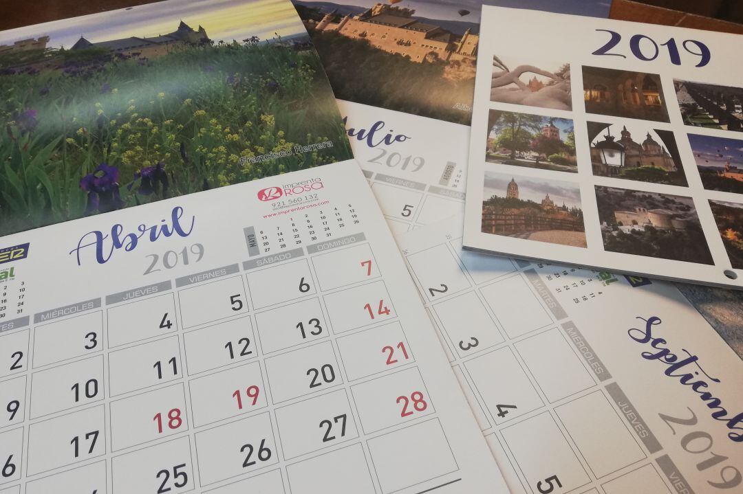 Ejemplares del calendario 2019 de Radio Segovia 