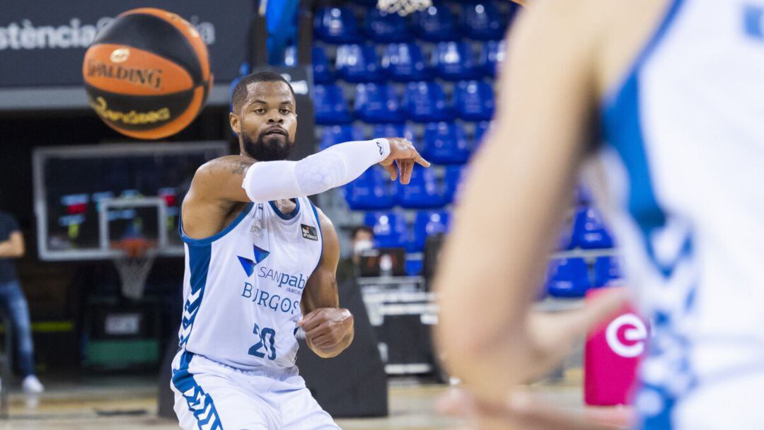 Omar Cook, en un partido con el Burgos