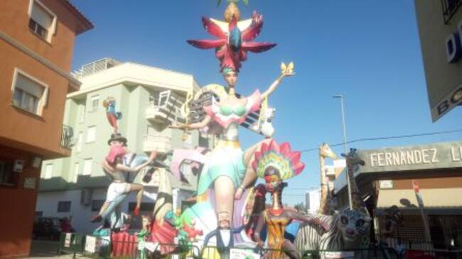 Falla Darrere del Castell, tercer premio Sección Primera.