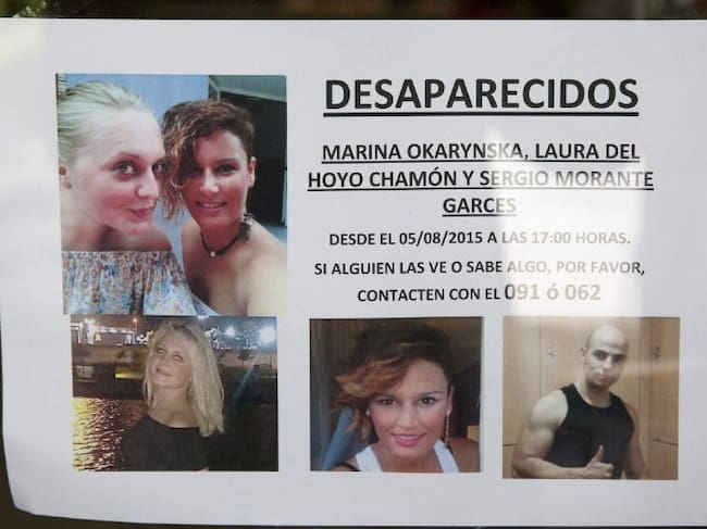 Un cartel anuncia la desaparición en Cuenca de dos amigas mayores de edad, Marina Okarynska y Laura del Hoyo Chamón, cuyo cuerpos han aparecido sin vida.