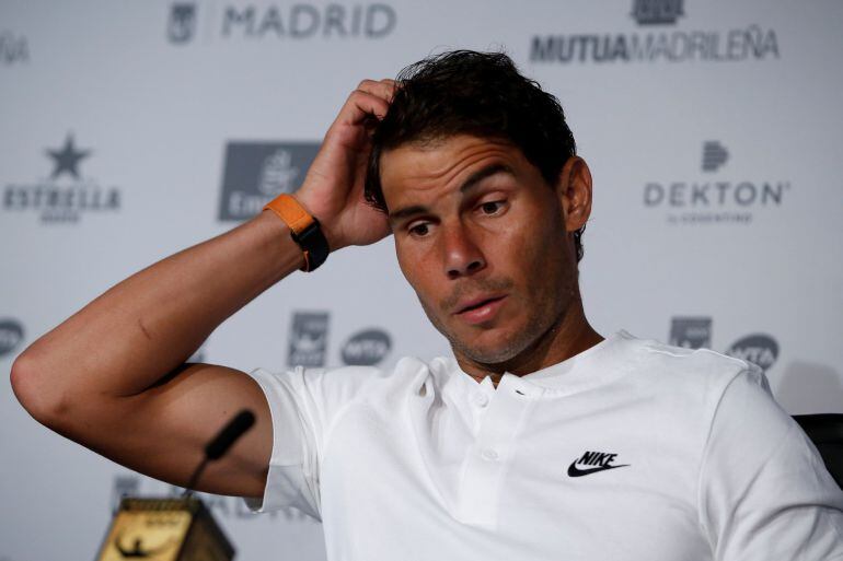 El tenista español Rafael Nadal, número 1 del mundo, durante la rueda de prensa ofrecida hoy en la Caja Mágica donde disputa el Masters 1000 Mutua Madrid Open. Nadal debutará en el torneo ante el vencedor del duelo de primera ronda entre Monfils y Basilashvili. 