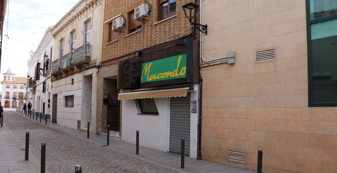 Imagen de archivo de la fachada del pub Macondo de Manzanares (Ciudad Real) 